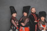 Tvorit pod sirenami je narocne ale nevyhnutne tvrdia clenovia ukrajinskej kapely DakhaBrakha