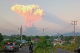 Sopka v Indonezii chrli popol uradnici vyhlasuju pohotovost