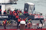 Francuzsko zadrzalo dvoch Britov podozrivych z pripravy nasilnosti proti migrantov Muzov umiestnili do vazby