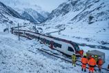 Lavina v kantone Valais vykolajila ranny vlak trat medzi Goppensteinom a Brigom je uzavreta