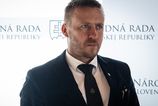 Opozycne strany ziadaju odvolanie Kotlra kritizuju jeho pristup v kauze pandemie