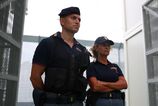 protest v turine sa zvrhol na nasilnosti viac ako 100 policajtov je zranenych