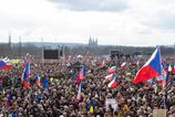 Desatisice demonstrujucich v Prahe Protesty proti opatreniam vlady Andreja Babisa