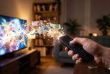 Koniec lacnej televizie Pred ico operatori opat zasadne zvysuju ceny