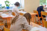 Maturantov caka pokracovanie pisomnej casti testov v stredu si overia vedomosti z cudzich jazykov