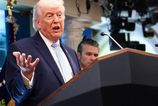 Donald Trump ostro napadol konzervativnych komentatorov Kritizuju ho za vojnu proti Iranu