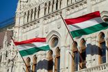 Posledne prieskumy pred madarskymi volbami Tisza dominuje medzi rozhodnutymi volicmi Fidesz straca podu pod nohami