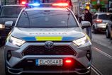 Policia patra po pachatelovi lupezes so zbranou v zalozni v Bratislave