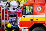 Pri nocnom poziari na Zemplinskej sirave plamene znicili dodavku a zasiahli aj rozostavanu chatu