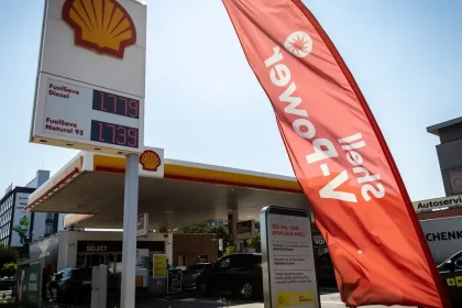 Česko zníži daň z nafty a obmedzí marže na pumpách