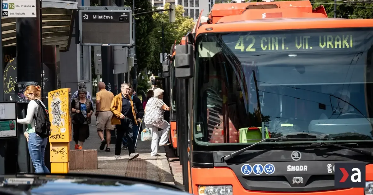 Cestovné v prímestských autobusoch a MHD v krajských mestách klesne o polovicu