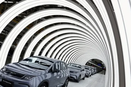 Čínske automobilky zachraňujú zahraničných motoristov. Vyčnievajú dva štáty