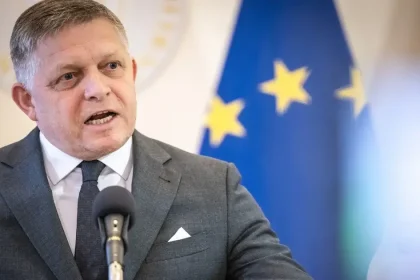 Fico pohrozil rozpadom vlády pre rozpočet. Nenechá sa vraj vydierať Hlasom a SNS