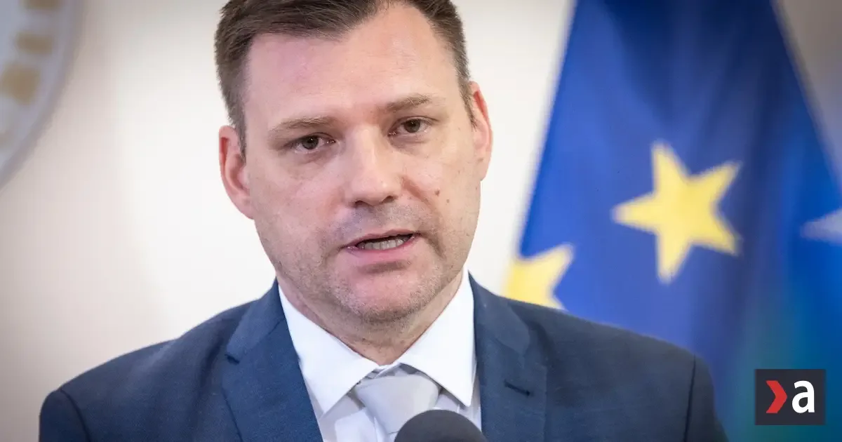 Koaličné napätie pre Tarabu rastie, Fico odmieta vydieranie