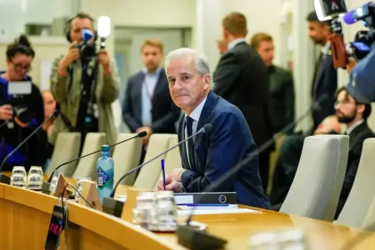 Komisia preverí nórsku diplomaciu, Epsteinove kontakty sa vyšetrujú
