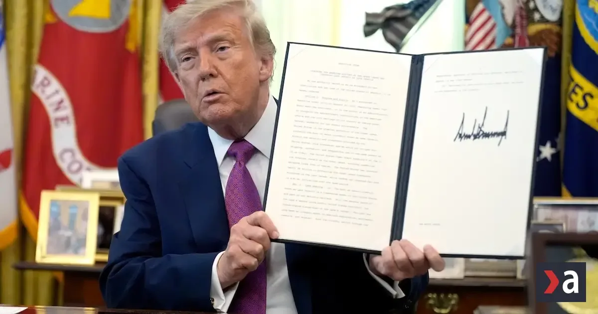 Kritické médiá sú podľa Trumpa „rakovina“. Po zákaze v Bielom dome čelí žalobe