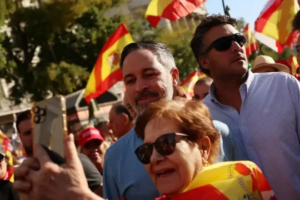 Madrid zaplavili tisíce demonštrantov, vládu vinia zo zlyhania pri migračnej kríze v Ceute