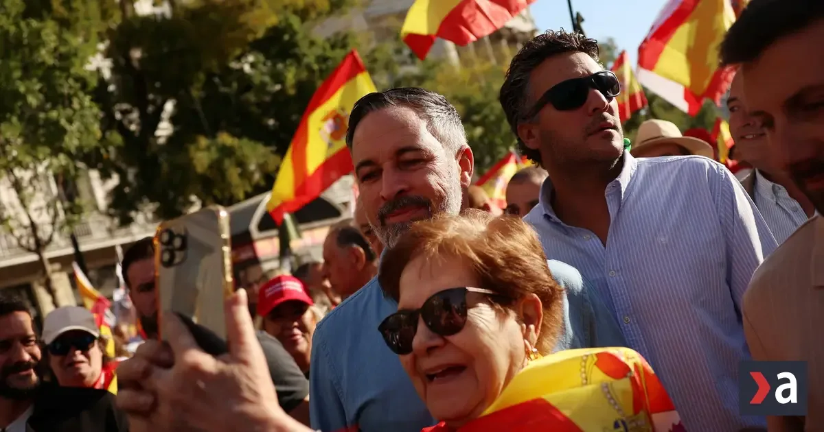 Madrid zaplavili tisíce demonštrantov, vládu vinia zo zlyhania pri migračnej kríze v Ceute