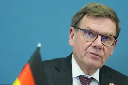 Nemecko odmieta Trumpovu výzvu. Z ICC podľa Wadephula nevystúpi