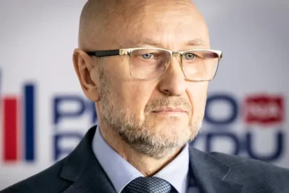 Od Borisa k Zoroslava? Štátnu funkciu mal za Kollára, dnes kandiduje za iného Kollára