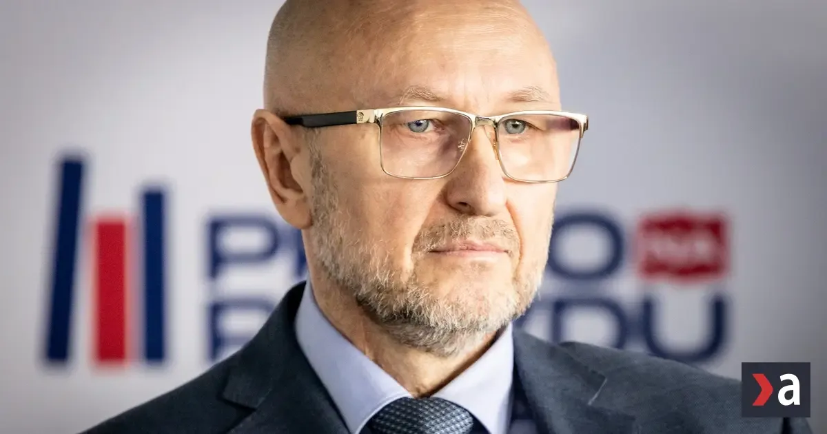 Od Borisa k Zoroslava? Štátnu funkciu mal za Kollára, dnes kandiduje za iného Kollára