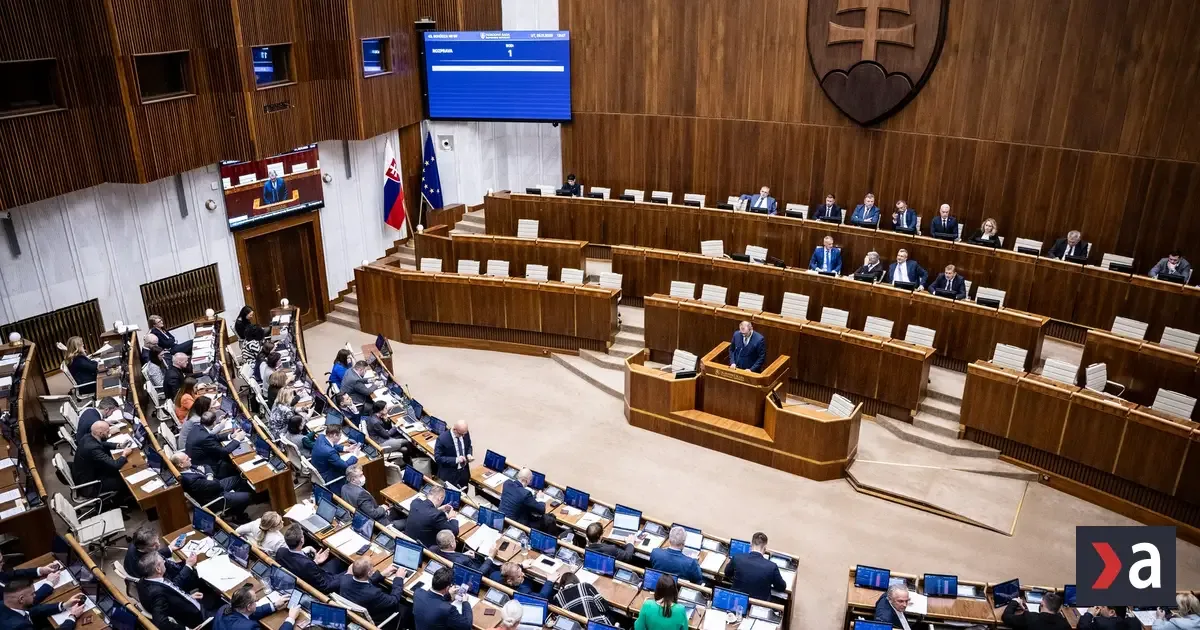 Poslanci od utorka rokovať o regulácii sociálnych sietí, liekoch a zmene volebného zákona