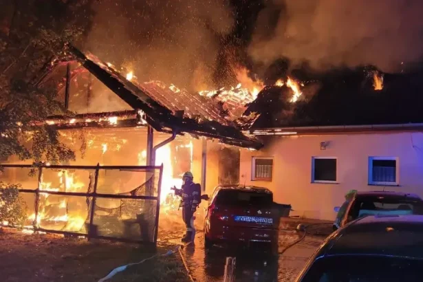 Požiar rodinného domu v Kráľovičových Kračanoch: jeden zranený a škoda za 300-tisíc eur