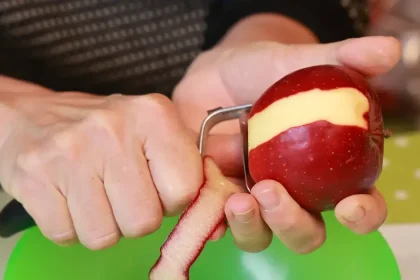 Prečo nevyhadzovať šupky z jabĺk? Sú plné vitamínov