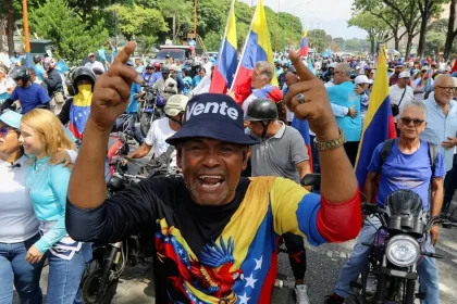 Priaznivci Machadovej vyšli do ulíc. Vo Venezuele žiadajú jej návrat a voľby
