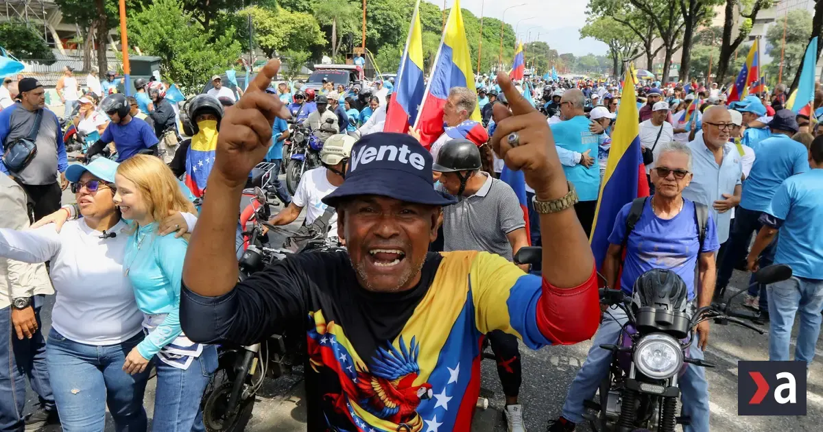 Priaznivci Machadovej vyšli do ulíc. Vo Venezuele žiadajú jej návrat a voľby
