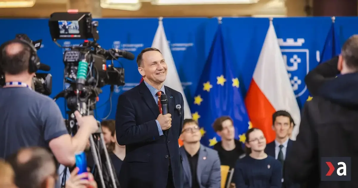 Sikorski sa po rokoch stretol s bieloruským ministrom