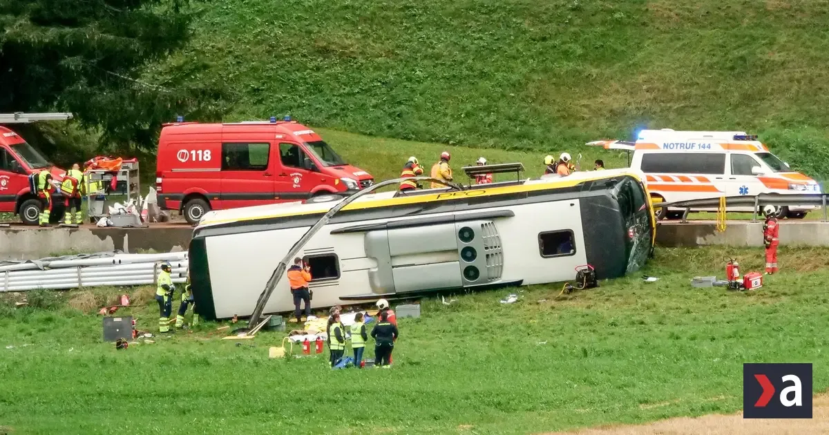 Smrť v prevrátenom autobuse: Expert prezradil, čo by zmenilo, keby boli všetci pripútaní
