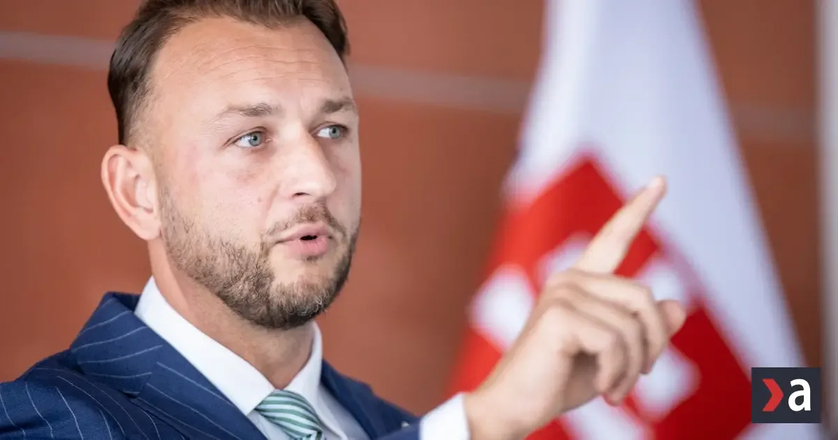 Šutaj Eštok sľubuje policajtom vyššie platy. Neskoro a málo, tvrdia odborári