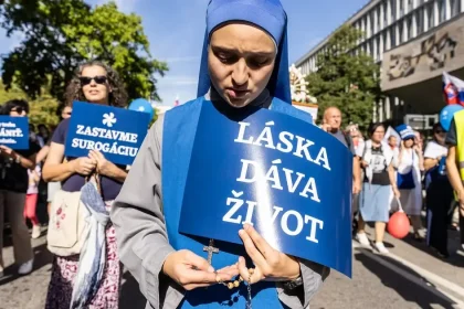 Tisíce ľudí pochodovali v Bratislave za život a zákaz interrupcií