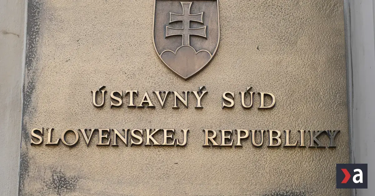 Ústavný súd SR odmietol rozšírenie ochrany pre páry rovnakého pohlavia v zákone o rodine