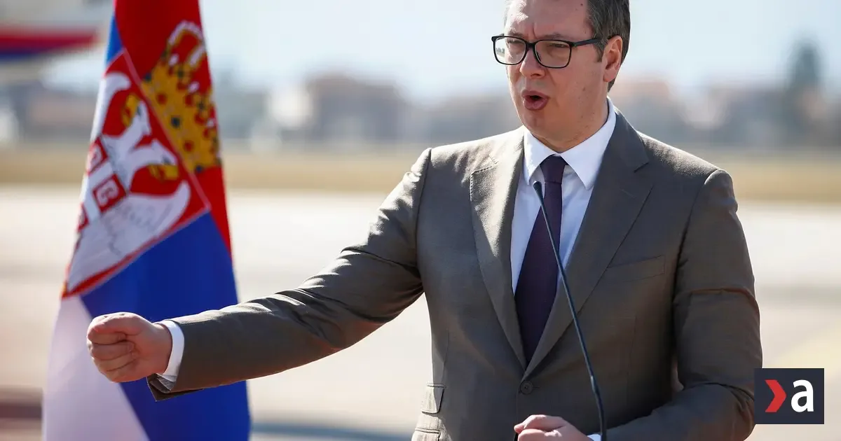 Vučič odstúpil z funkcie prezidenta. Chce sa vrátiť ako premiér