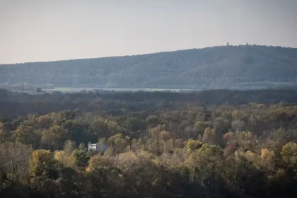 Dnešné teploty dosiahnu 18 stupňov, sever krajiny čaká chladnejšie počasie