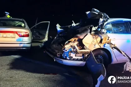 Muža pri odstavenom vozidle zabilo osobné auto pri Revúcej