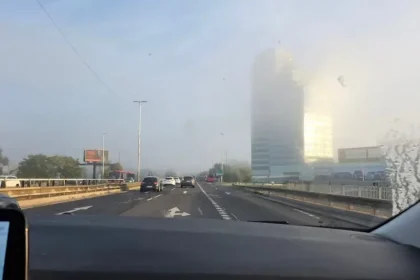 Prehánky a chladná noc na západe, teplejší deň na východe