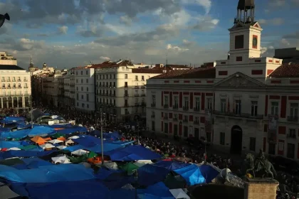 Protesty v Madride a 50 španielskych mestách: drahé bývanie a politické spory